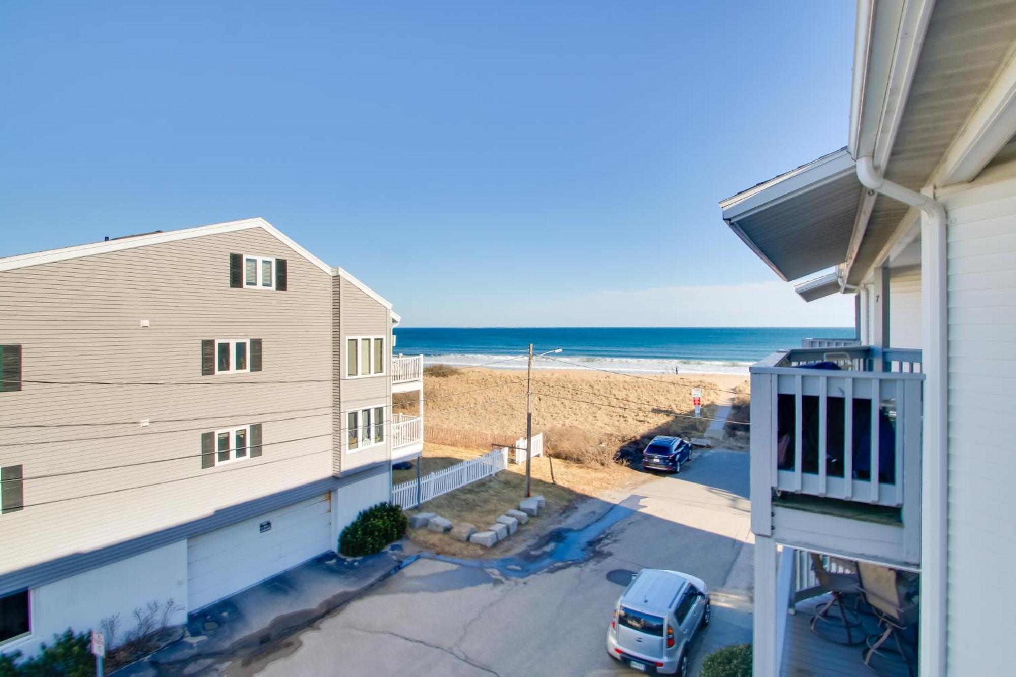 Beachfront Old Orchard Beach Condo With Balcony Екстер'єр фото